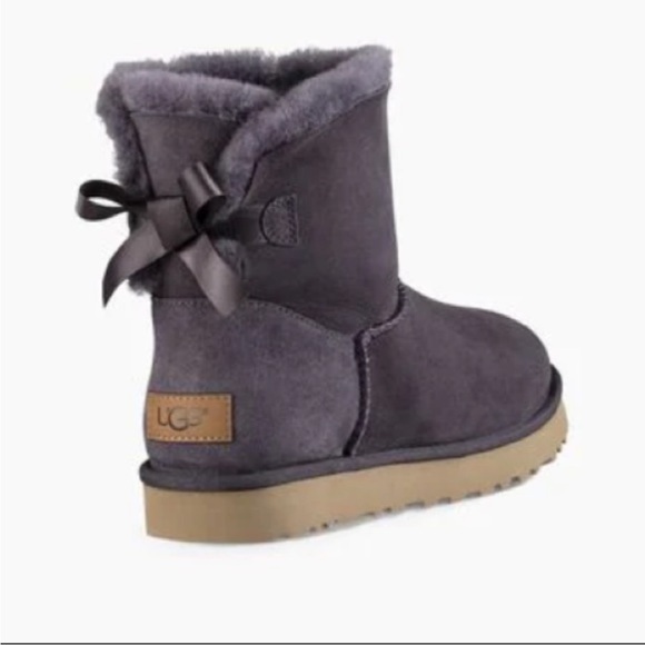 *NEW* Ugg Bailey Bow ll - Picture 1 of 14
